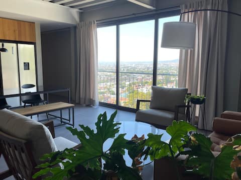 Top Airbnb: 2 rooms with a beautiful view! in Loma Dorada