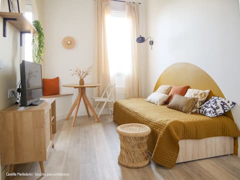 Propriété Airbnb réussie: Malmousque 2-room apartment sea view. à Marseille 7e Arrondissement