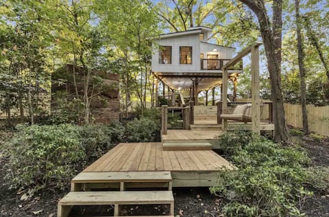 ATL Treehouse-7BD Estate w/Hottub,15min 2 Dwntwn-8