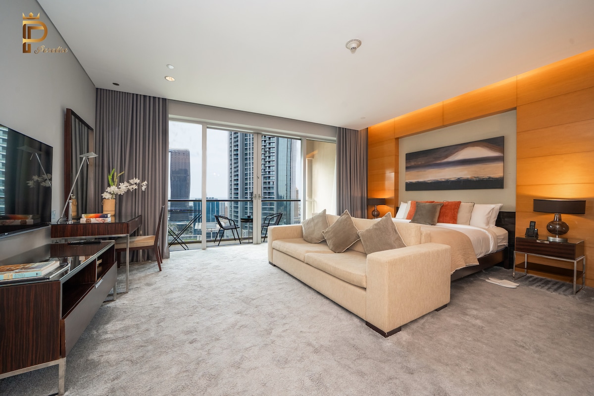 Studio Furnished Apartment with Burj Khalifa View — photo 2