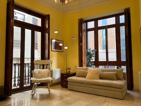 Propiedad de Airbnb exitosa: Amazing aristocratic apartment en València