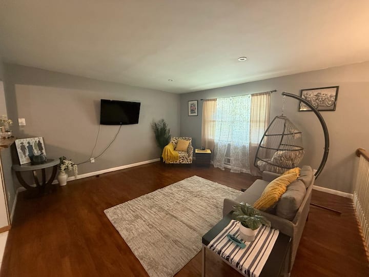 Quaint 2 Bedroom Abode - Riverdale, GA
