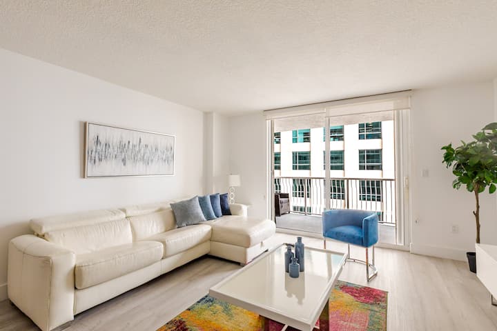 Brickell 1br Apt*pool+jacuzzi+free Parking - Miami, FL