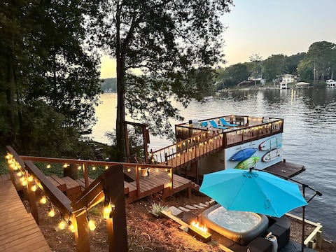 Lakefront Retreat with Luxury Touch