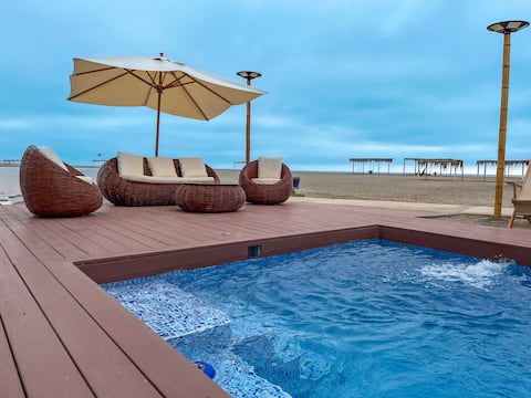 Marena House: Oceanfront Pool and Sunset View