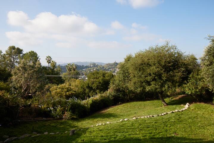 Picturesque Pasadena Ranch House gallery image 2