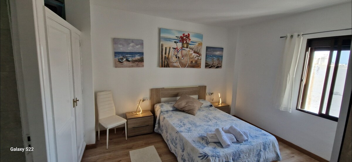 Спалня със самостоятелна баня 