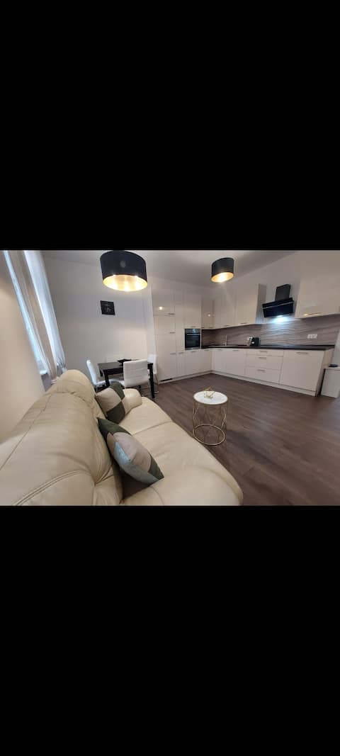 Popular Airbnb listing: Apartman Lana in Mjesni Odbor Sveti Nikola