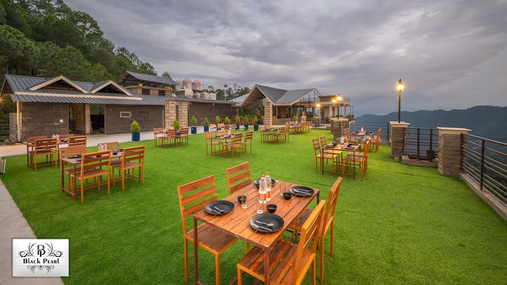 Suite Room With Jacuzzi| Balcony| Terrace|Kasauli - Apartments for