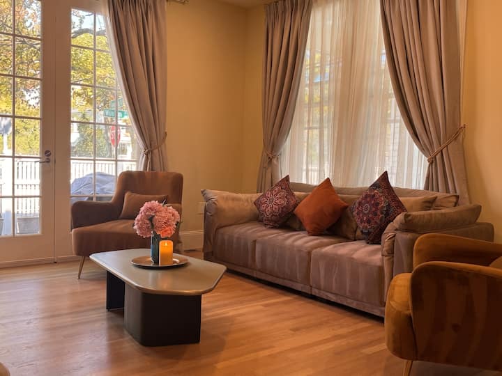 Harvard Sq 3br House W/ Parking - Cambridge, MA