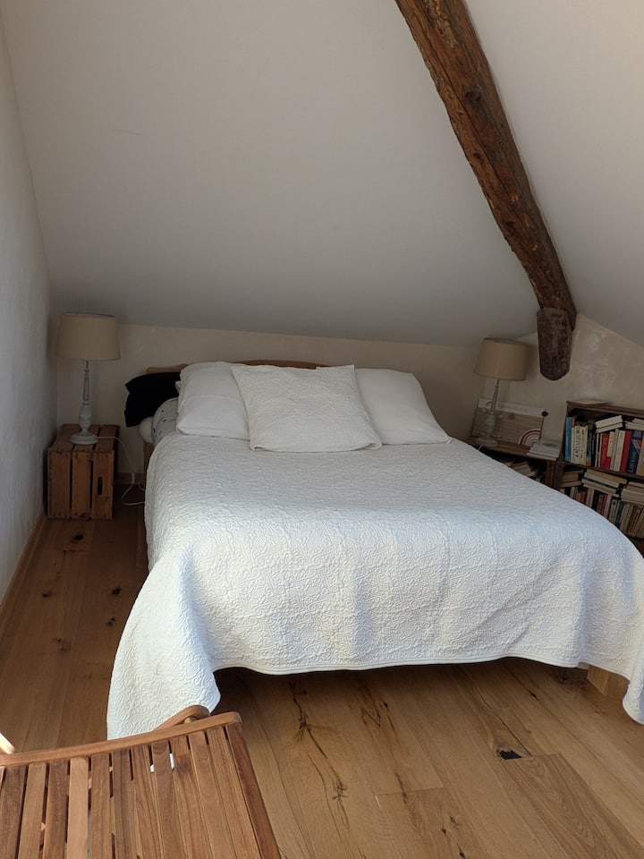 Кревет од 140 см. EPEDA душек.