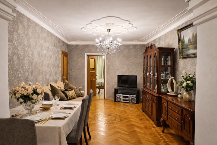 Elegant 2-bedroom Apartment • Stay For 4 Guests - Baku