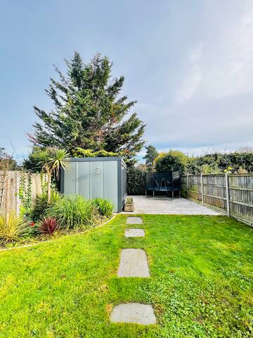 4 Beds 3 Bath House with Parking gallery image 4