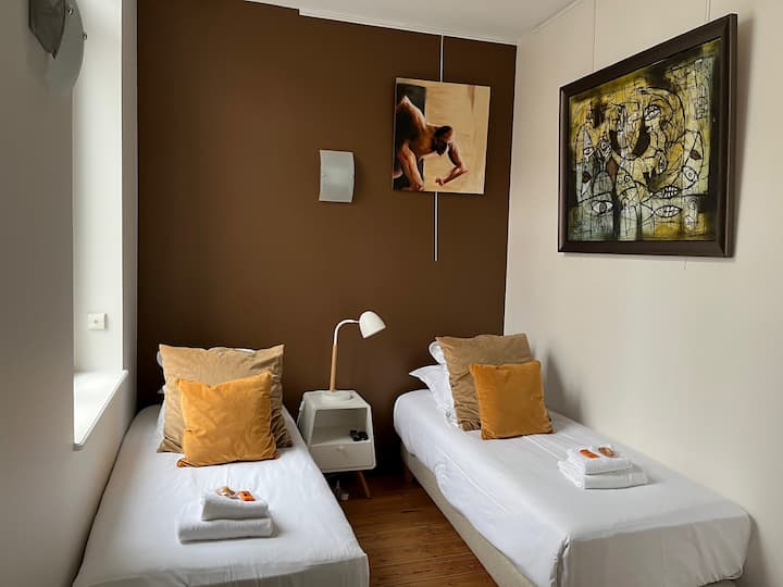 Suite Ocre , 1er piso: posibilidad de preparar 2 camas individuales 80 x 200 cm o una cama doble 160 x 200 cm - (a su libre elección)