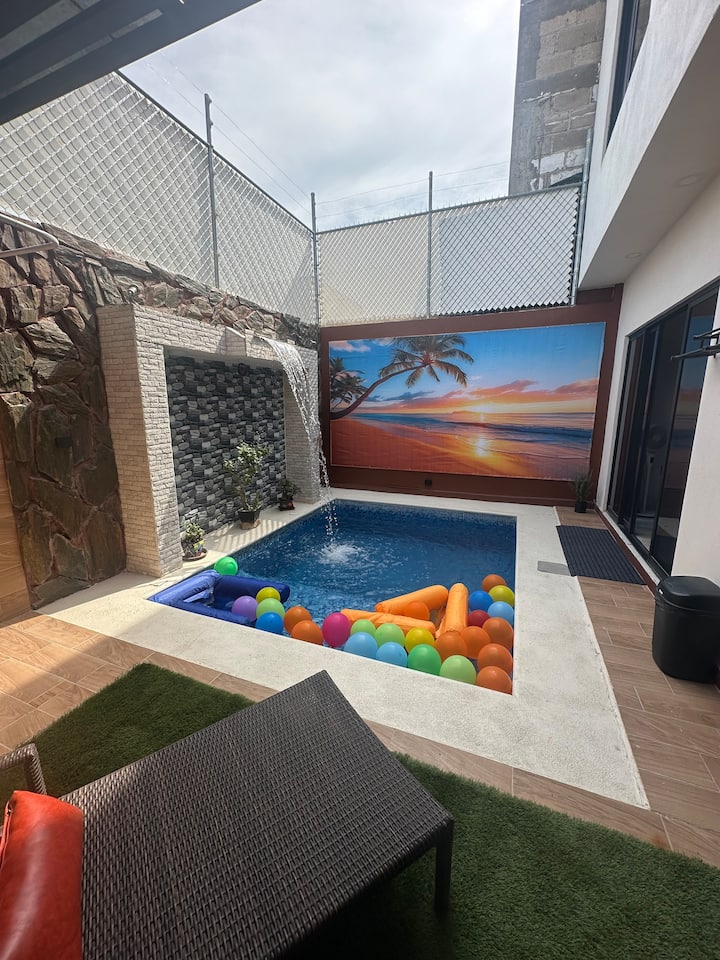Infinity House with private pool, quiet location