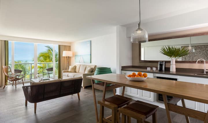 Sunrise Reflections 1br! Outdoor Pool, Beach! - Islamorada, FL