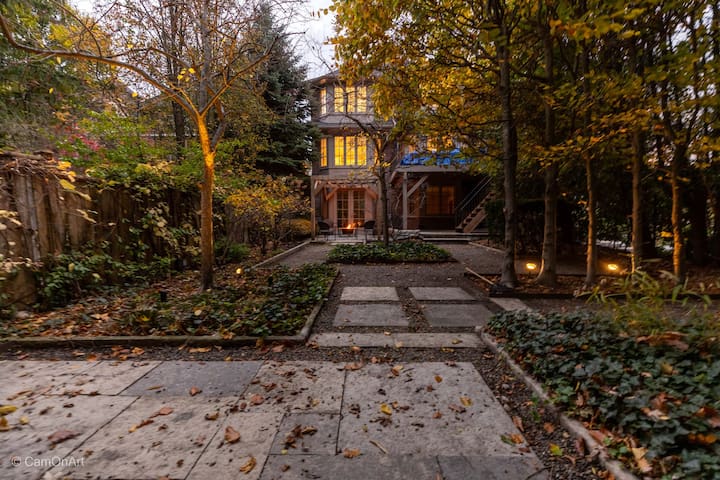 Luxe Forest Hill Retreat