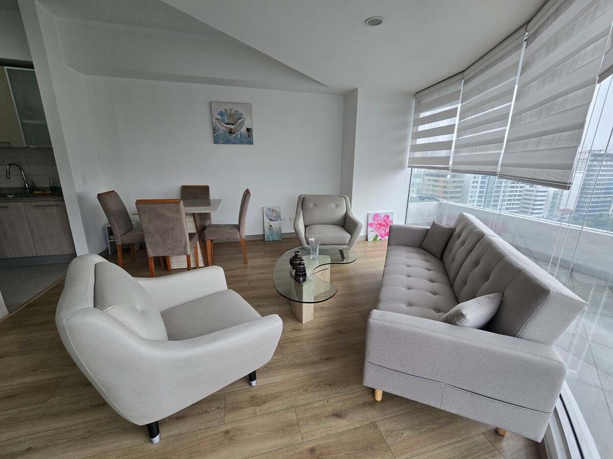 Hermosa vista y amplia terraza Departamentos en renta en Quito