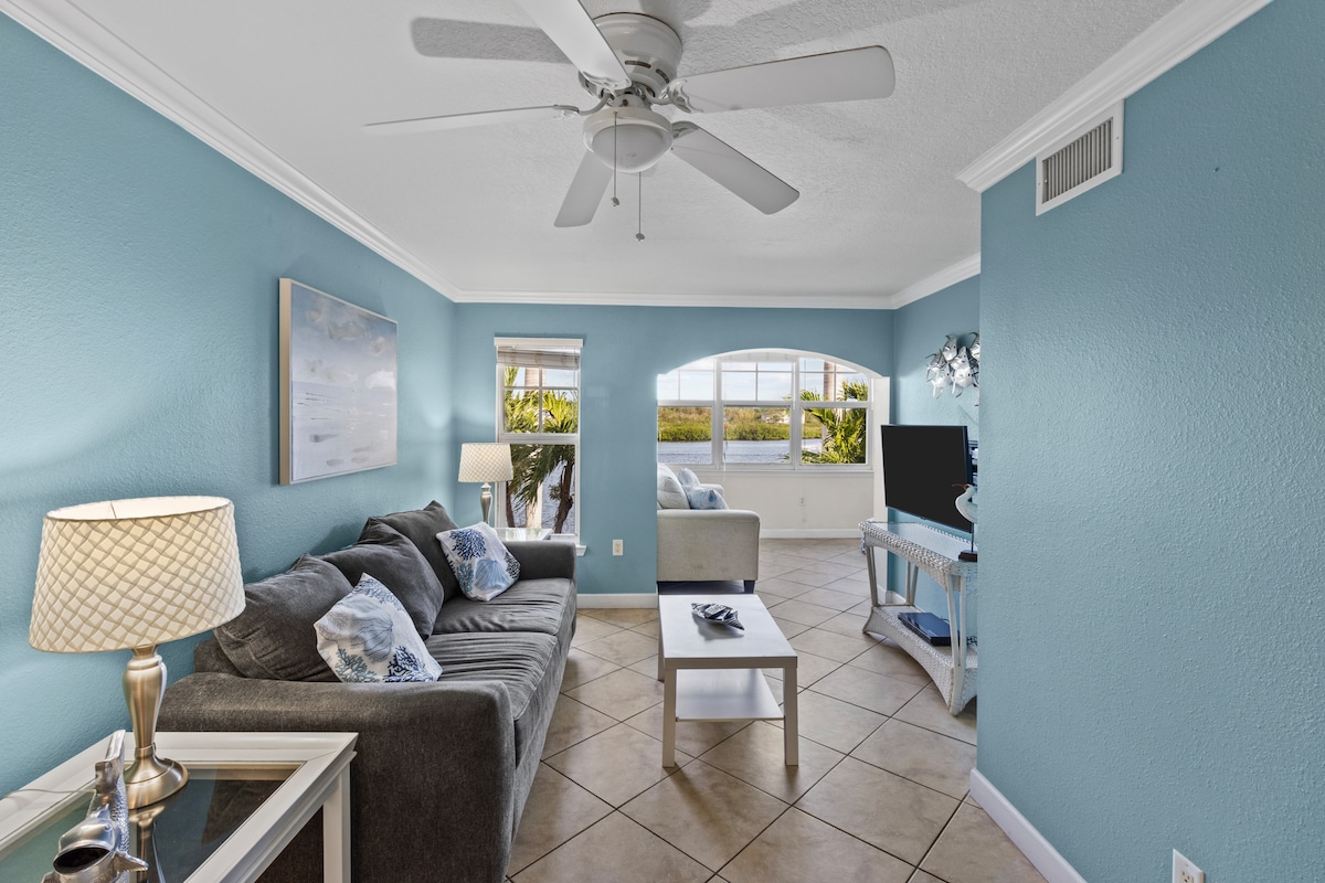 Successful Airbnb property: Island getaway with water views, and private Beach in Indian Shores