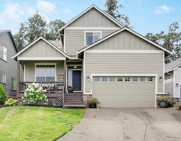 Charming Salem Getaway gallery image 2