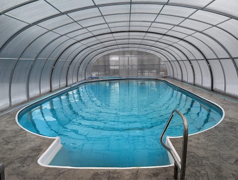 Indoor Pool, Close skiing, 7 bedrm Designer Home