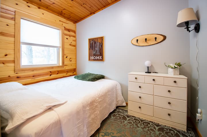 Bedroom 2 - Upstairs (Queen).  Next to master bedroom.  