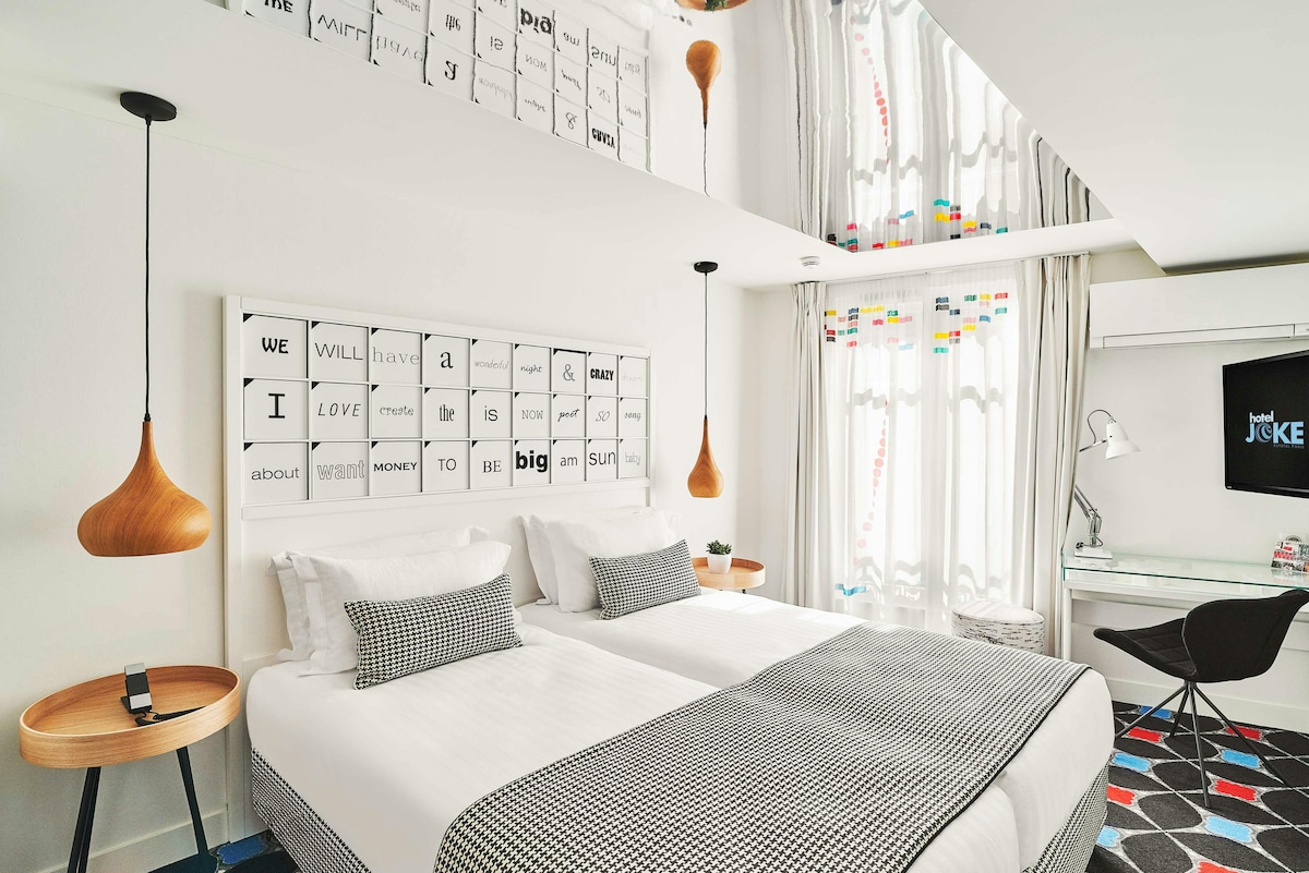 Twin room image 1