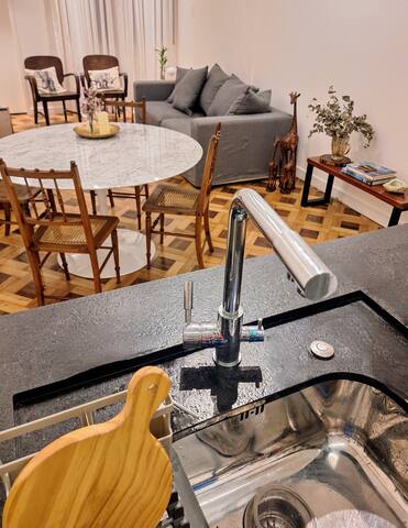 Apto Praia de Copacabana – Quadra da praia gallery image 4