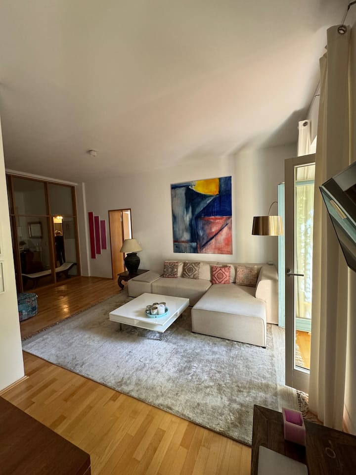 Altbau Im Herzen Schwabings - München