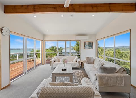 Fabulous villa with sea view