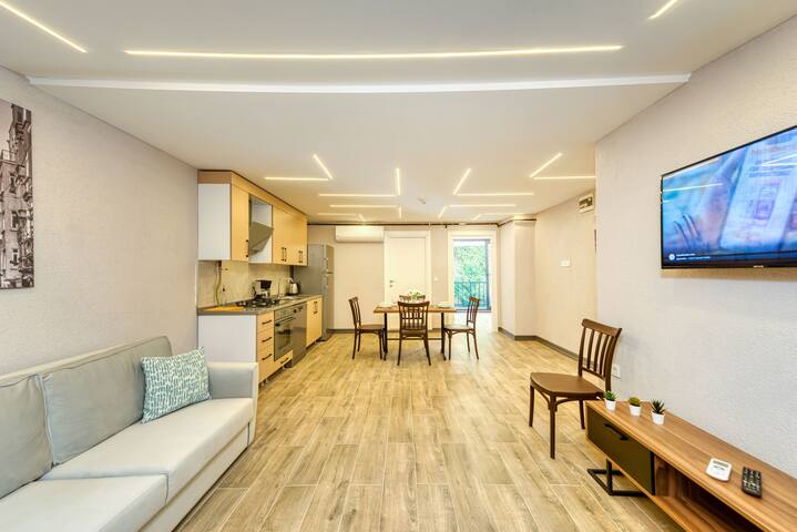 2 Bedroom 1 Living Room Flat with Turkish Bath gallery image 2