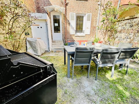 200m from the sea with private sauna and garden