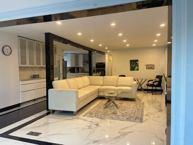 Pho King Palace at Greyabby Park with lake view gallery image 2