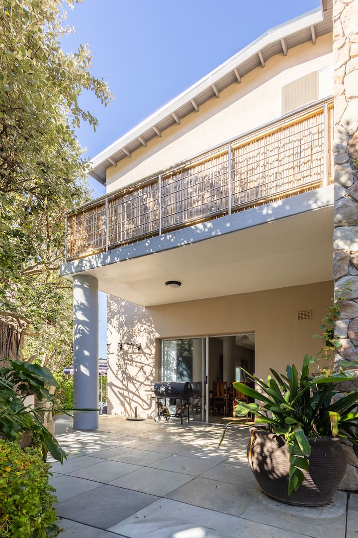 Green View Villa (8 Bedrooms, 9 Beds) - 開普敦