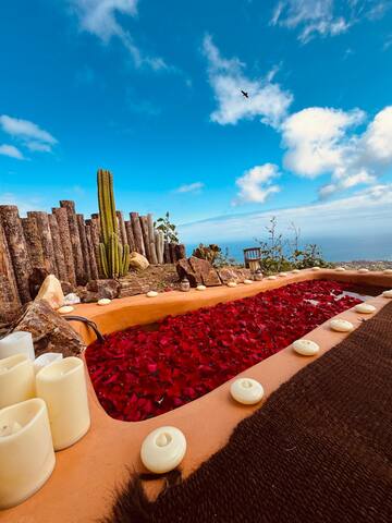 DREAM Airstream! Insane Ocean View! HOT TUB-Cinema gallery image 4