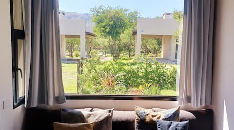 Popular Airbnb listing: Couples' Retreat in the Sierras and nature in San Luis
