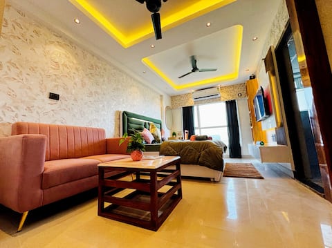 Sage Luxe Retreat | Luxury Studio Apartment