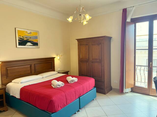 Appartamento con balcone 3 camere da letto 3 bagni gallery image 2