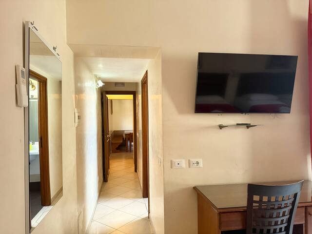 Appartamento con balcone 3 camere da letto 3 bagni gallery image 4