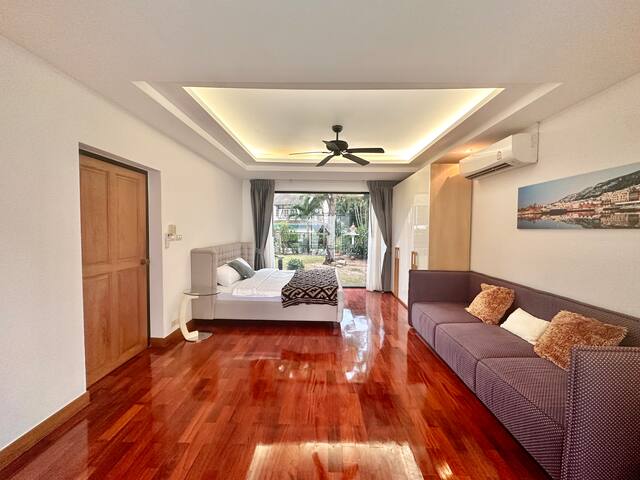 V2-Deluxe 5BR Pool Villa,Private parking gallery image 5