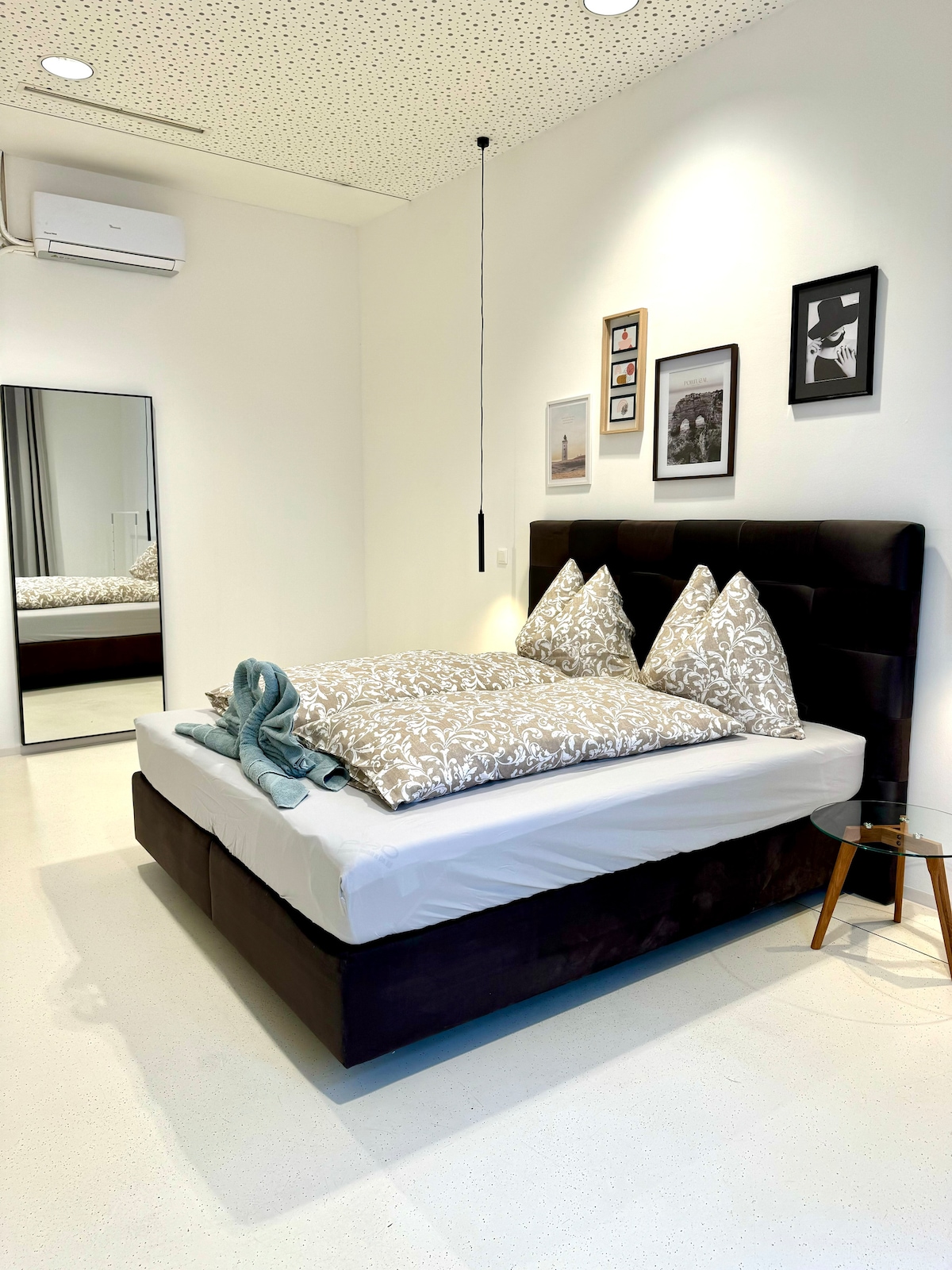 Bedroom 3 image 2