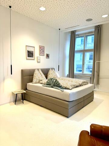 Opera Apartment 149 m2 gallery image 3