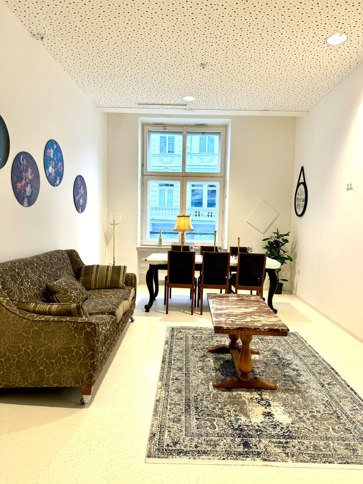 Living room image 2