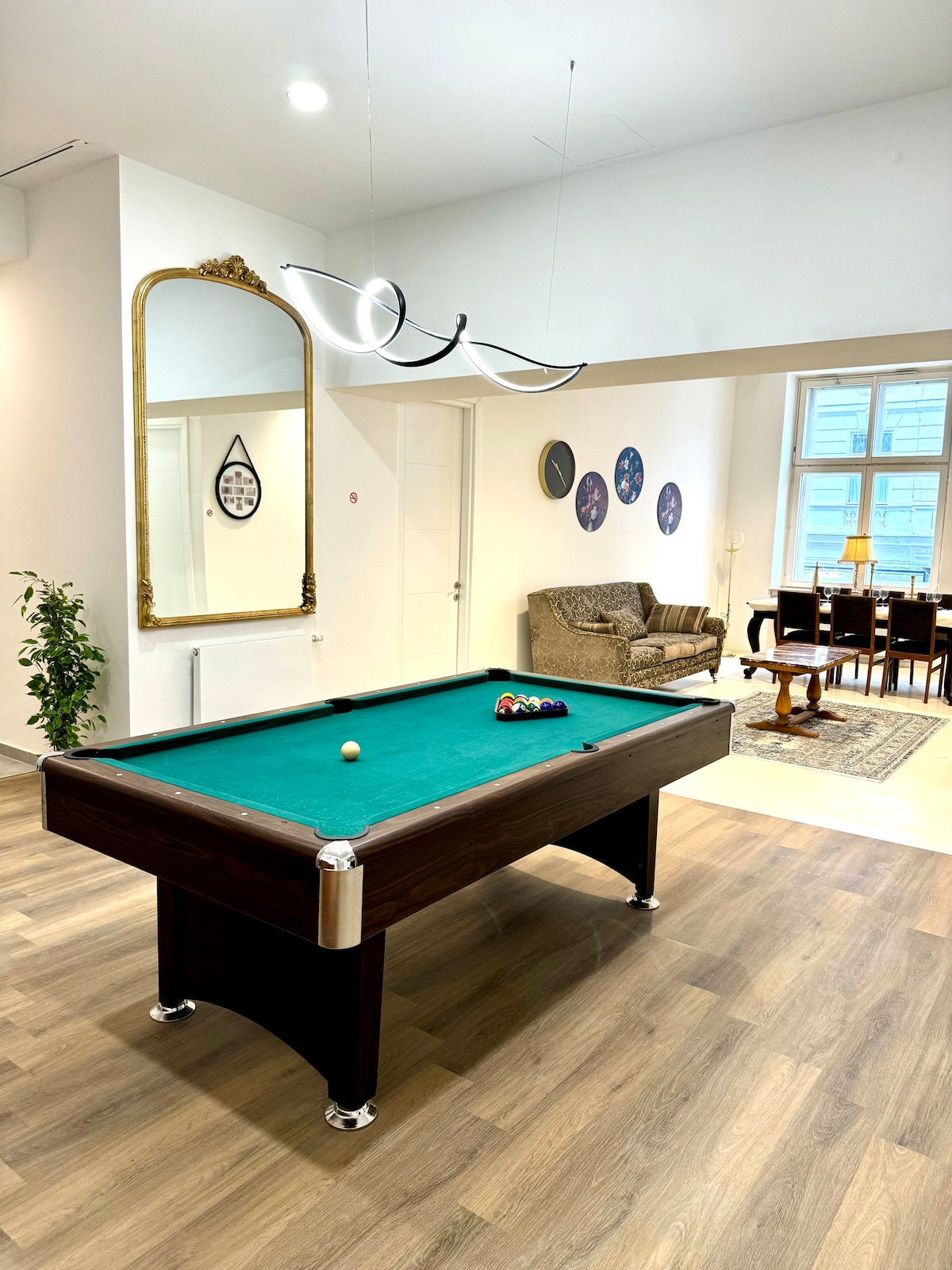 Living room image 6