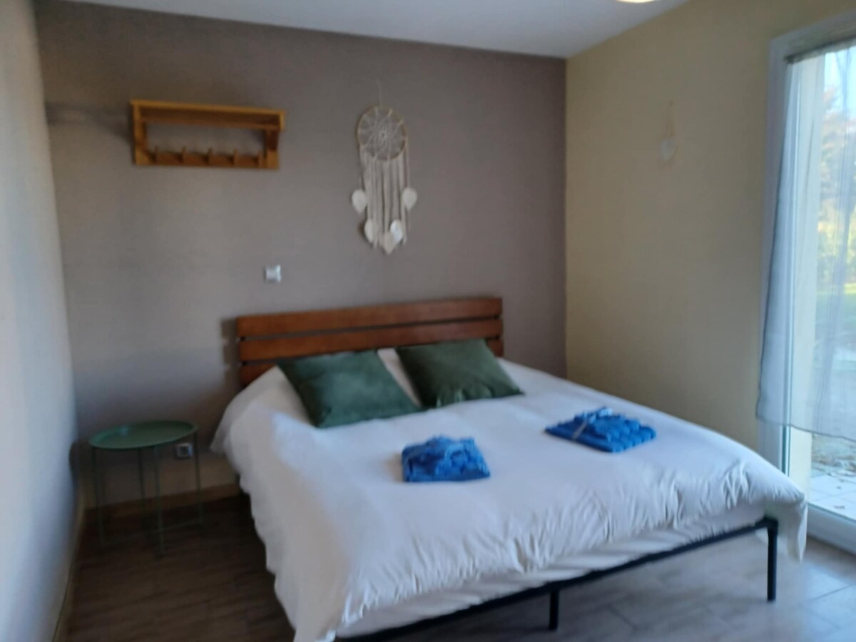 საძინებელი 1