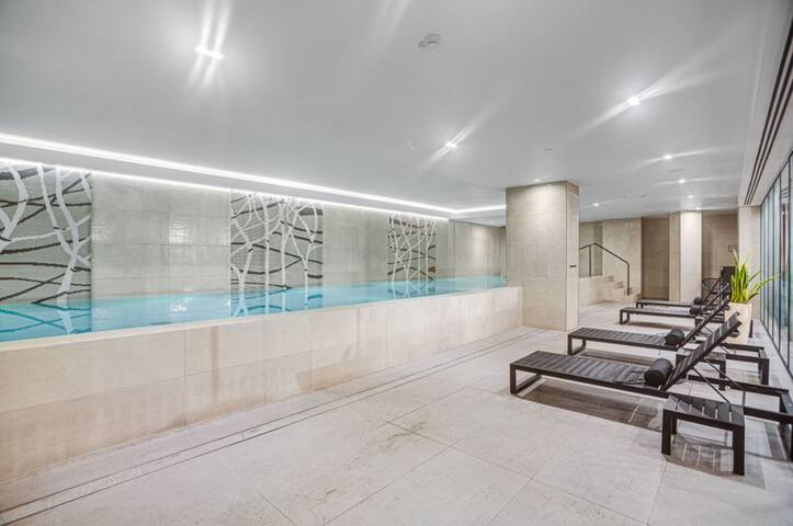 Wellness Stay | Pool, Sauna, Gym | Central London gallery image 4