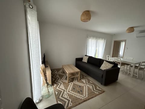 Apartment with a garden