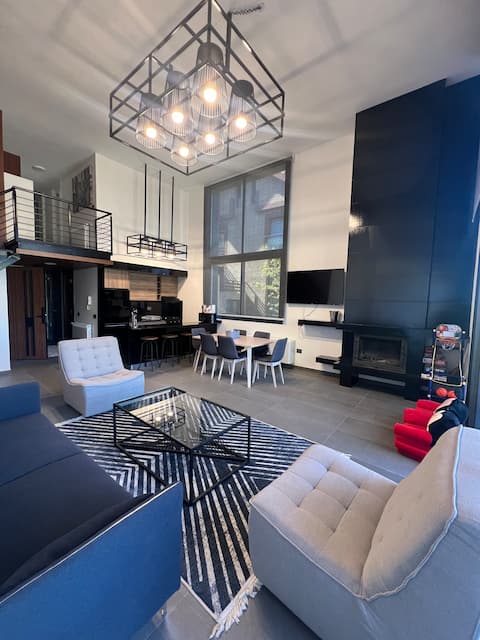 Beautiful 4 Br Home in Faqra - 24/7 Power