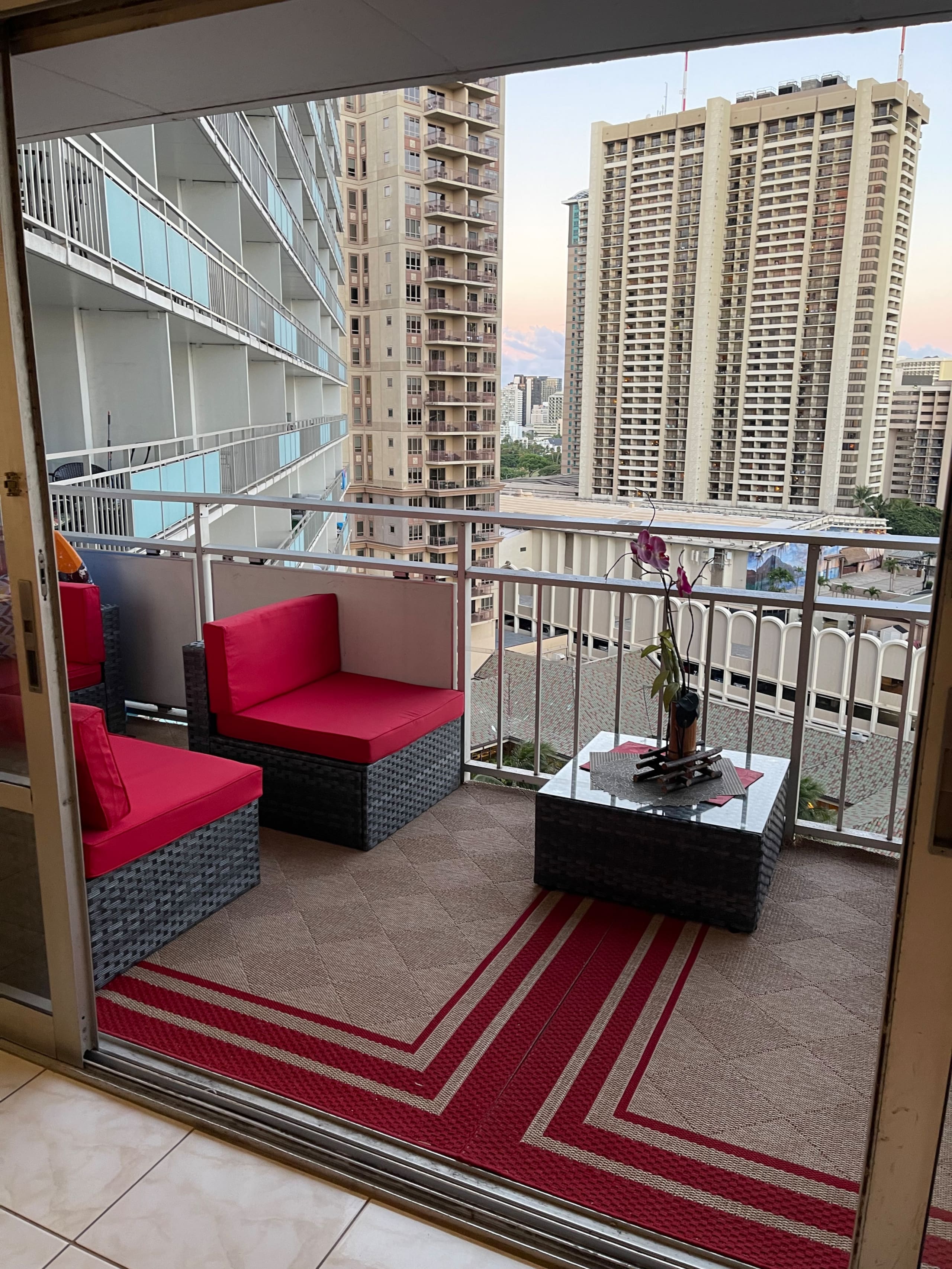 Hotel in Honolulu · ★4.9 · 1 bedroom · 1 bed · 1 private bath - Image 14