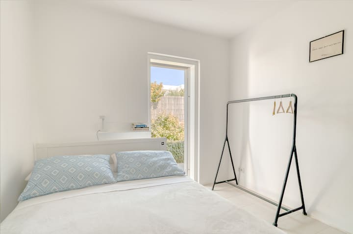 Chumba kidogo nyuma ya vila, kinafaa kwa faragha ya juu.